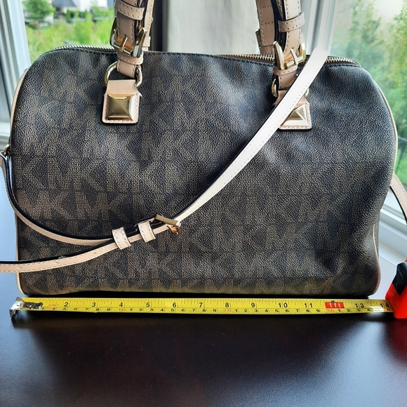 Michael Kors Crossbody Handbag - Picture 8 of 8